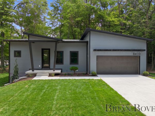 8410 Brower Avenue NE, Rockford, MI 49341