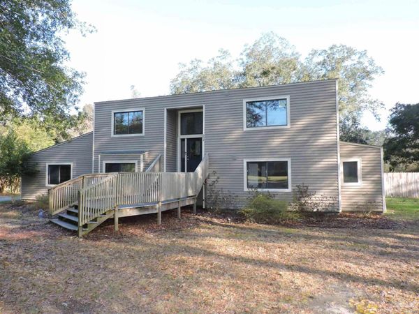 654 Timber Ridge Rd, Pensacola, FL 32534