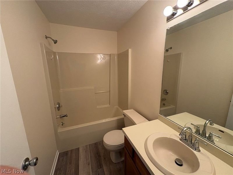 459 Hampton Drive, Elyria, OH 44035 Photo 16