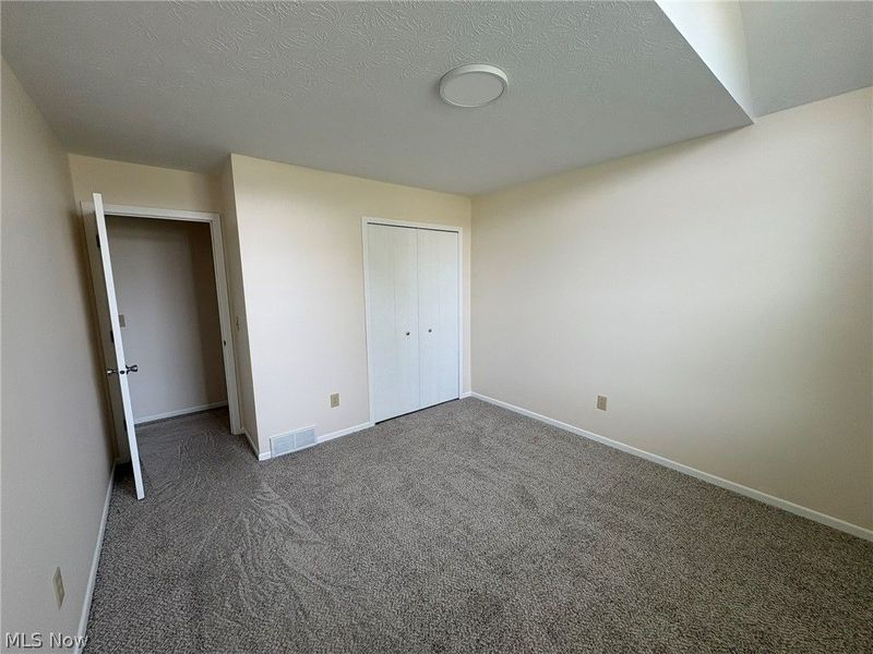 459 Hampton Drive, Elyria, OH 44035 Photo 18