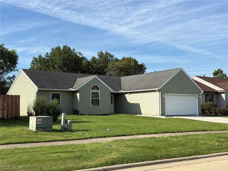459 Hampton Drive, Elyria, OH 44035 Photo 3