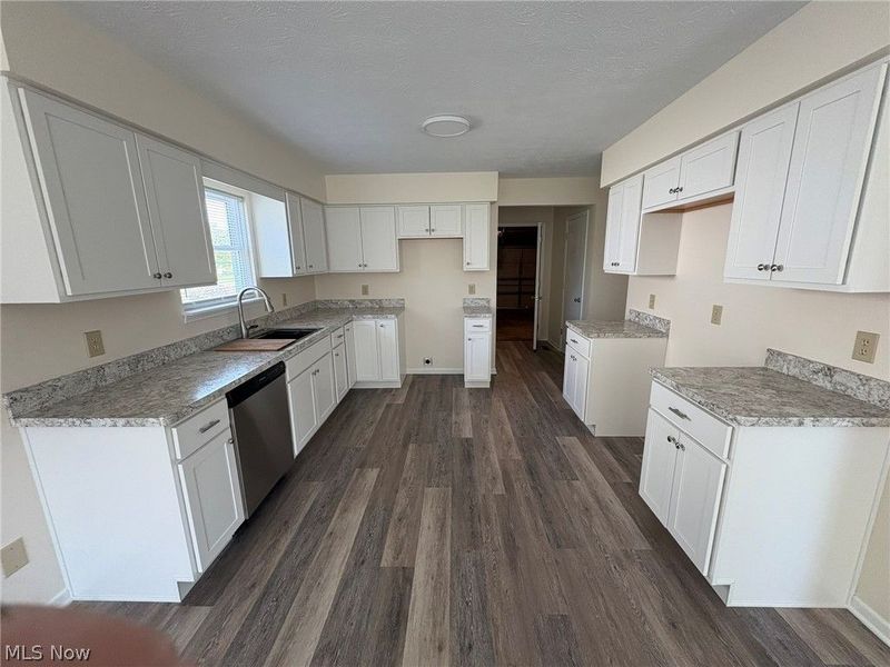 459 Hampton Drive, Elyria, OH 44035 Photo 7