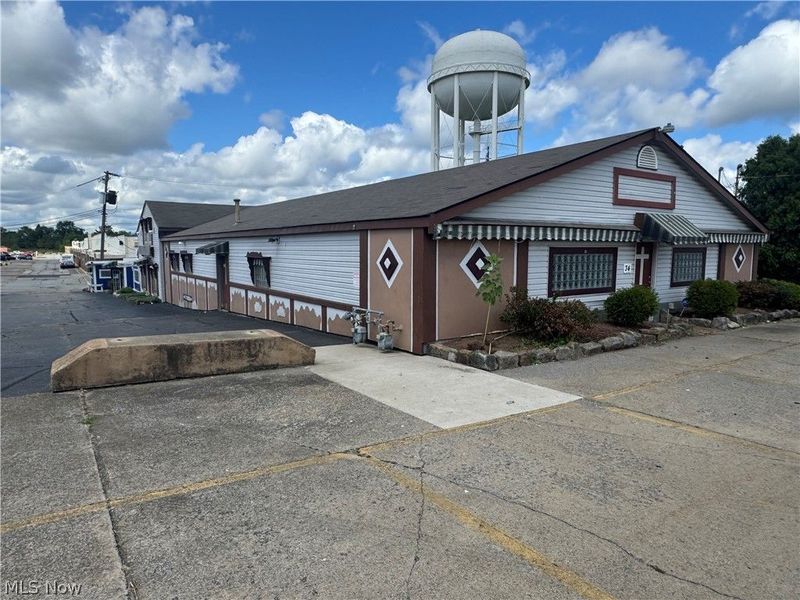 28 Jacobs Road, Youngstown, OH 44505 Photo 4
