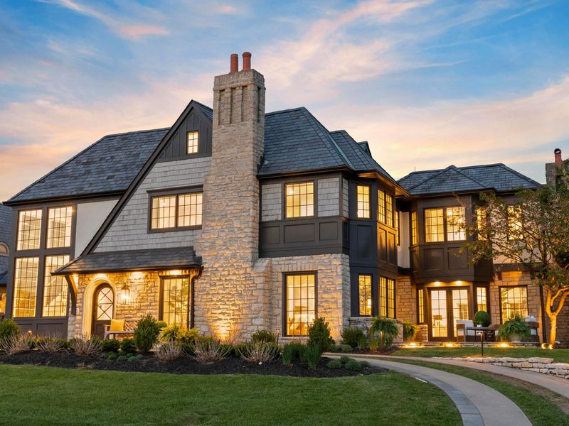 2252 Club Road, Upper Arlington, OH 43221 Photo 1