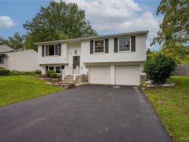 73 Chapel Glen Drive , Hamburg, NY 14075