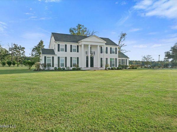 1951 E 3rd Street, Forest, MS 39074