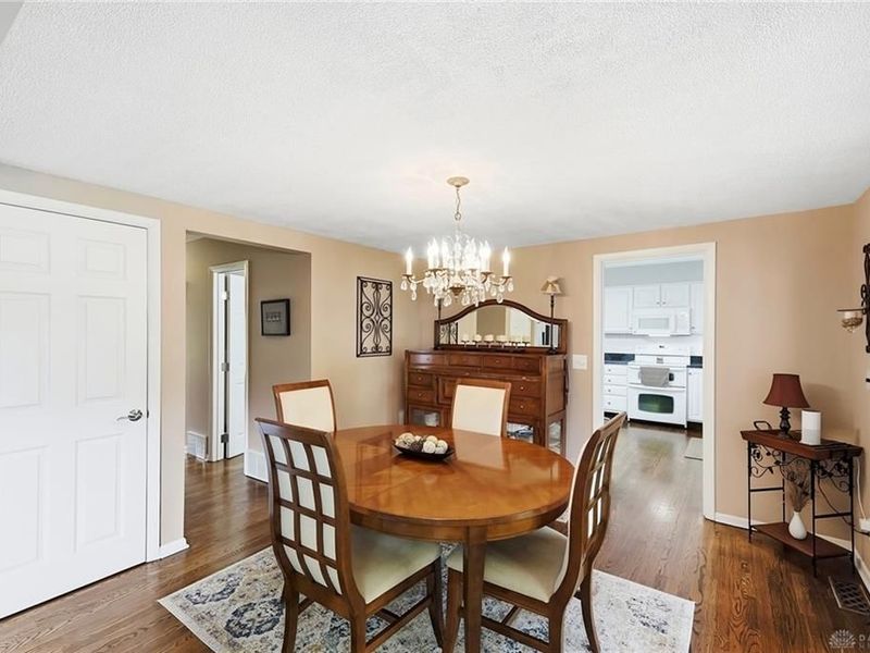 742 Hartford Drive, Springfield, OH 45503 Photo 10