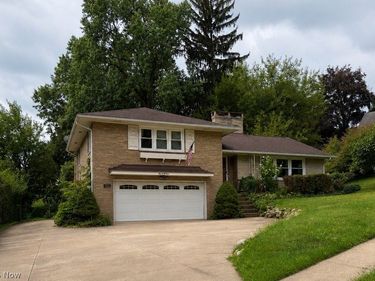 144 Everhard Road SW, North Canton, OH 44709