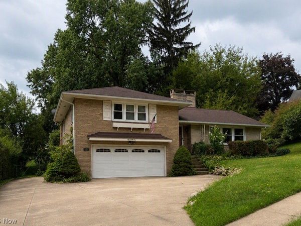 144 Everhard Road SW, North Canton, OH 44709