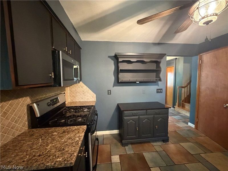 144 Everhard Road SW, North Canton, OH 44709 Photo 6