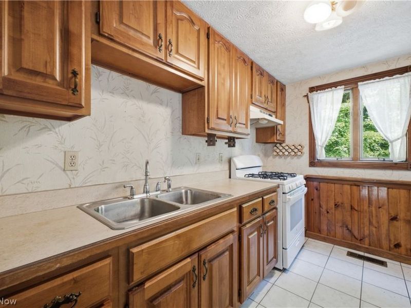 1343 Northfield Drive, Mineral Ridge, OH 44440 Photo 10