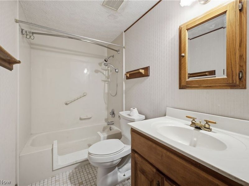 1343 Northfield Drive, Mineral Ridge, OH 44440 Photo 11