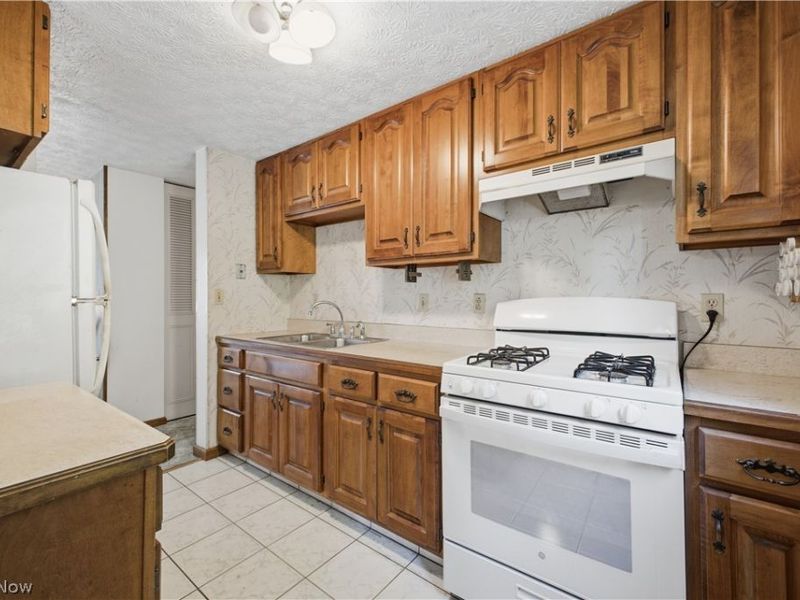1343 Northfield Drive, Mineral Ridge, OH 44440 Photo 9