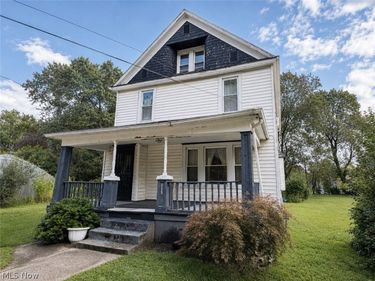 569 Edgewood Avenue, Akron, OH 44307