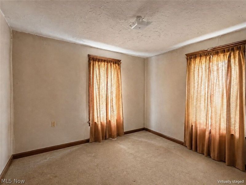 569 Edgewood Avenue, Akron, OH 44307 Photo 13