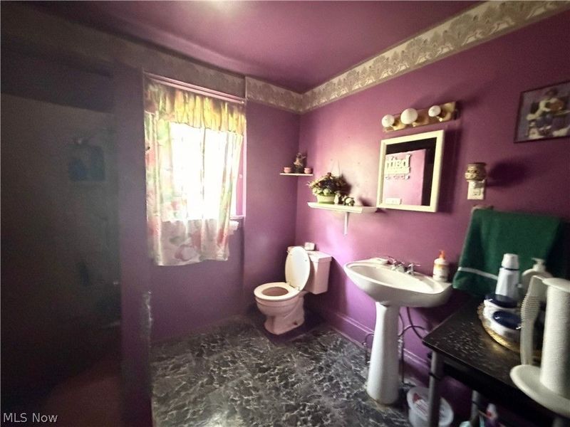 569 Edgewood Avenue, Akron, OH 44307 Photo 17
