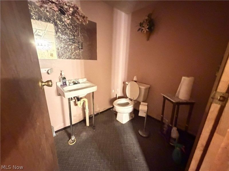 569 Edgewood Avenue, Akron, OH 44307 Photo 19