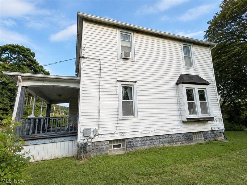 569 Edgewood Avenue, Akron, OH 44307 Photo 3