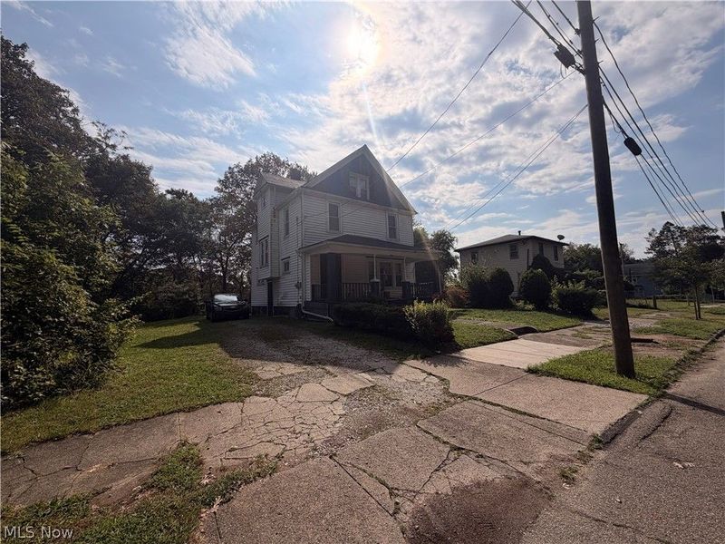 569 Edgewood Avenue, Akron, OH 44307 Photo 5