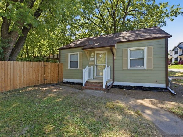 1307 Kirkwood Boulevard, Davenport, IA 52803