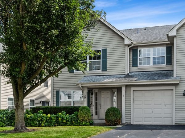 1321 Orleans Drive , Mundelein, IL 60060
