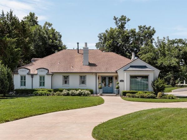 1122 Larchmont Lane, Oklahoma City, OK 73116