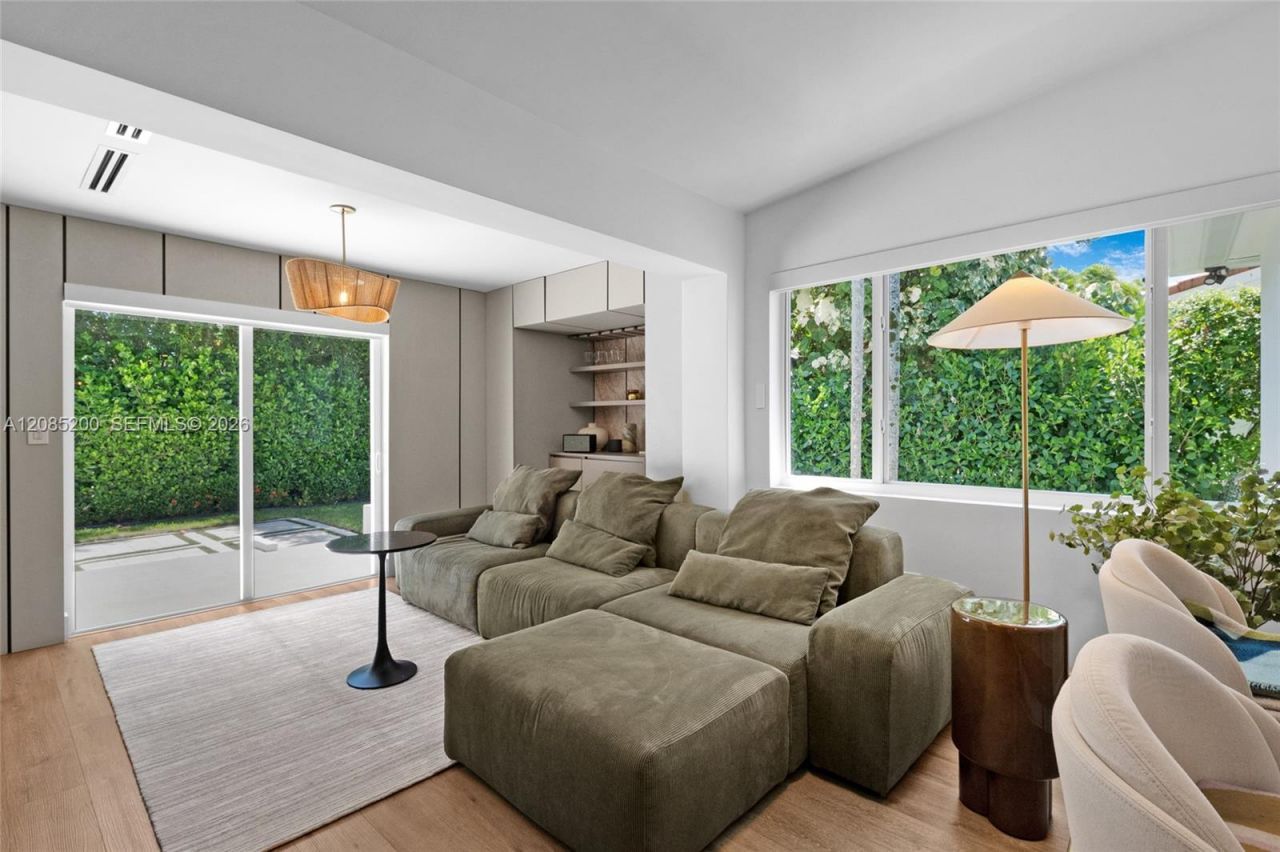 817 Tangier St, Coral Gables, FL 33134 Photo