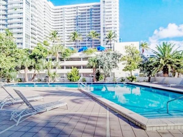 7545 E Treasure Dr , Unit 3I, North Bay Village, FL 33141