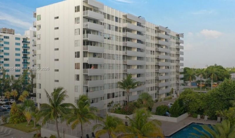 7545 E Treasure Dr, Unit 3I, North Bay Village, FL 33141 Photo