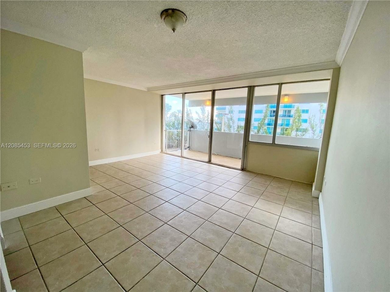 7545 E Treasure Dr, Unit 3I, North Bay Village, FL 33141 Photo