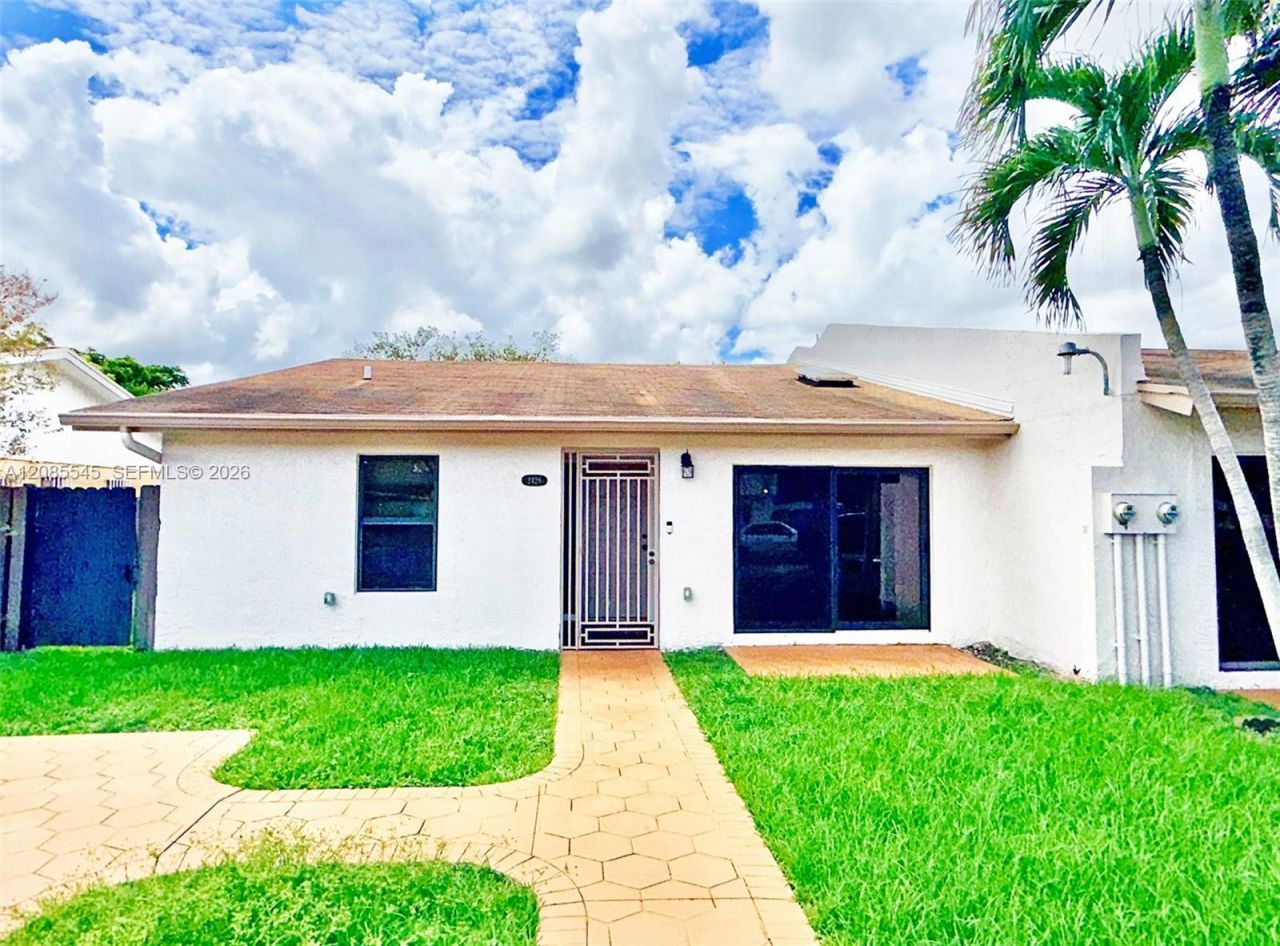 2426 SW 109th Ct, Miami, FL 33165 Photo
