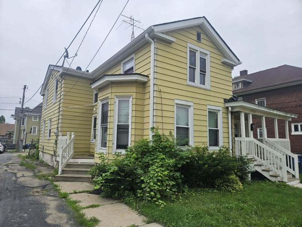 1029 Pearl St, Racine, WI 53403