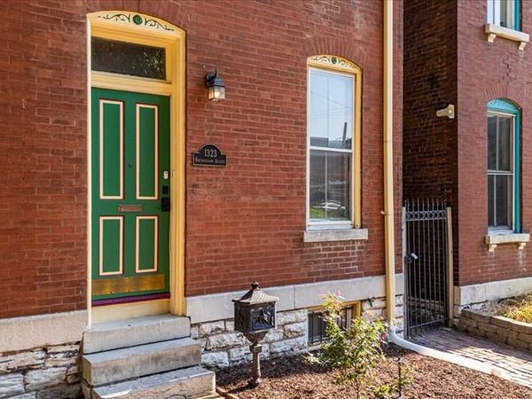 1323 Shenandoah Avenue , St Louis, MO 63104