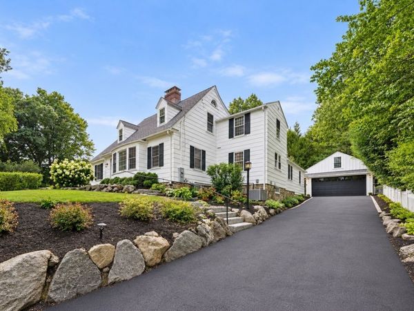 46 Bedford Rd, Lincoln, MA 01773