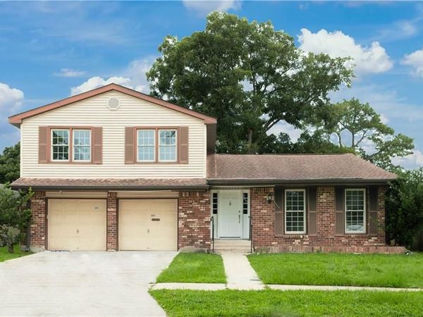 381 WESTMEADE Drive, Gretna, LA 70056