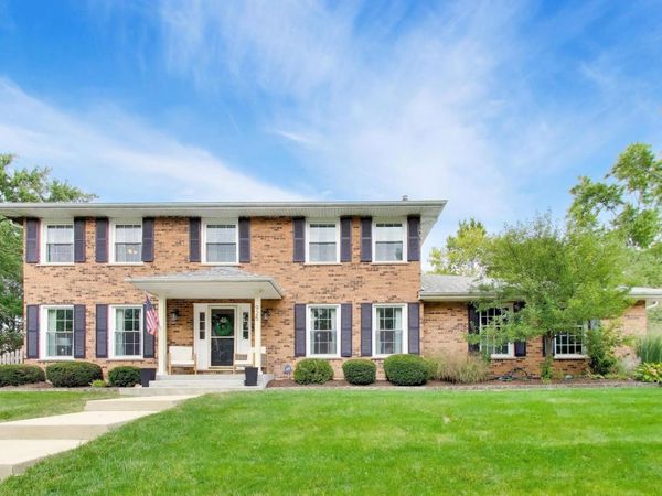 925 Hidden Lake Road , Naperville, IL 60565