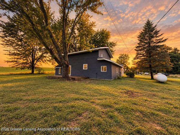 21011 23 Mile Road, Olivet, MI 49076