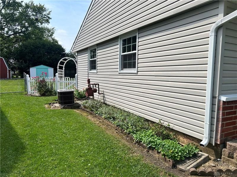 6821 Ginger Avenue, Enon Vlg, OH 45323 Photo 5