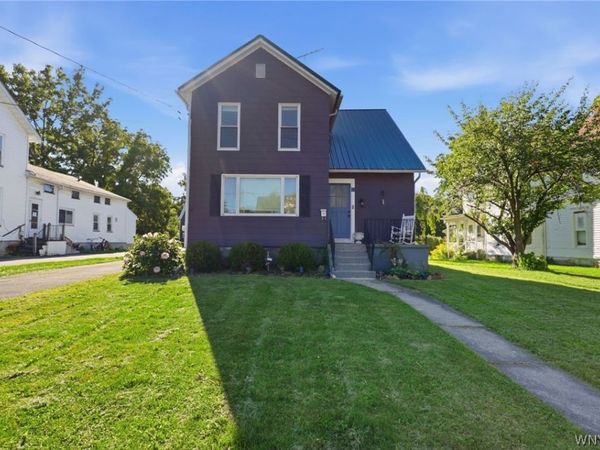 17 Lake Street , Le Roy, NY 14482