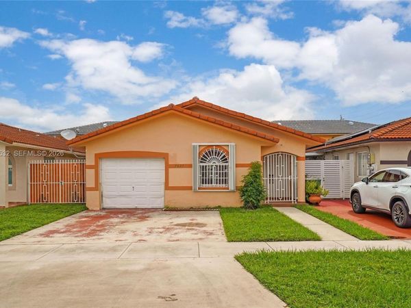 7627 W 34th Ct , Hialeah, FL 33018