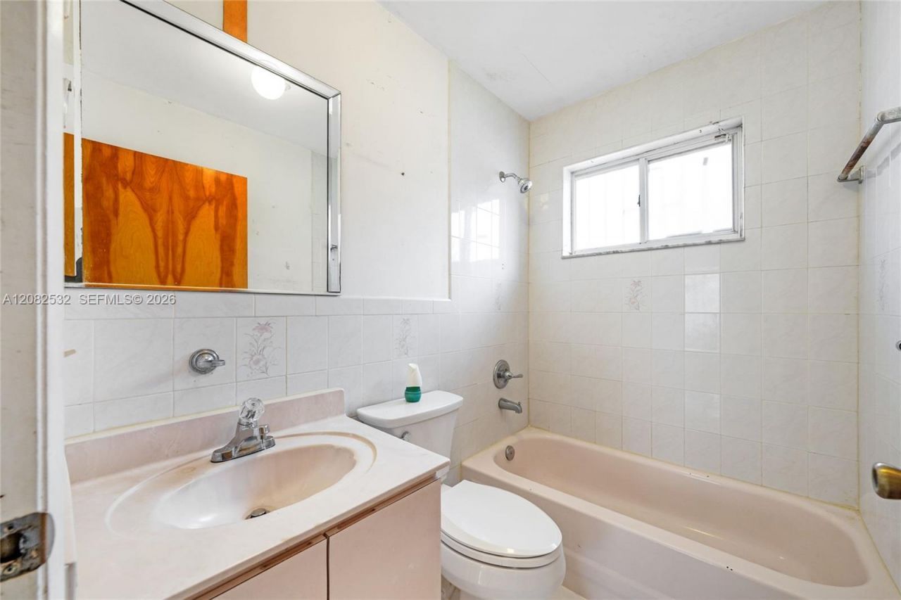 7627 W 34th Ct, Hialeah, FL 33018 Photo