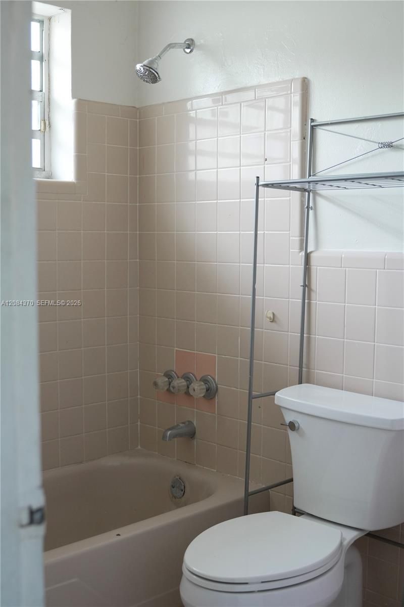 941 NW 102nd St, Miami, FL 33150 Photo