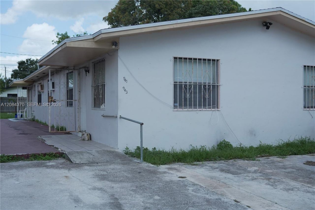 941 NW 102nd St, Miami, FL 33150 Photo