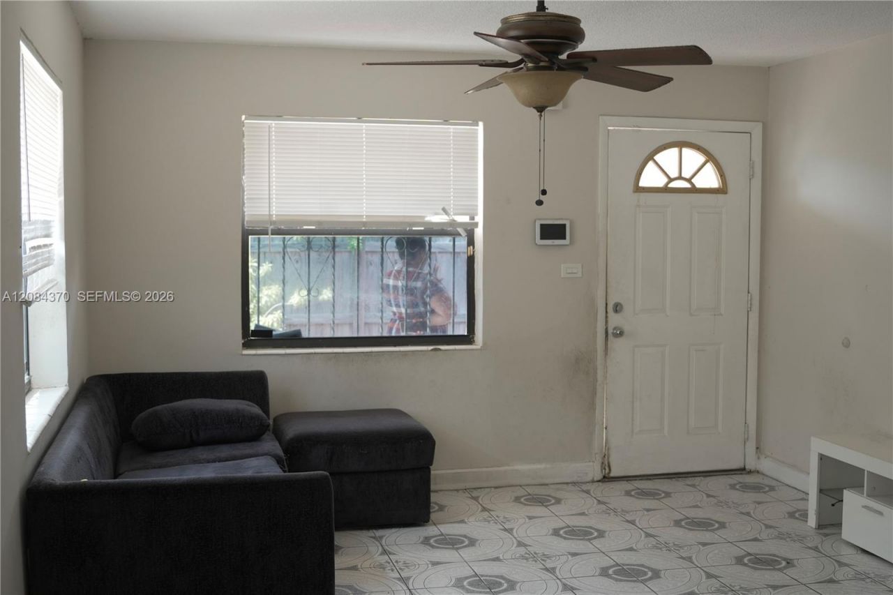 941 NW 102nd St, Miami, FL 33150 Photo