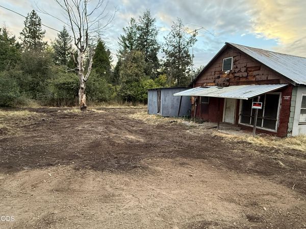 495 Red Blanket Road, Prospect, OR 97536