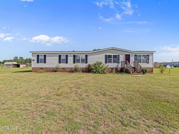 5366 Sterling Drive , La Grange, NC 28551