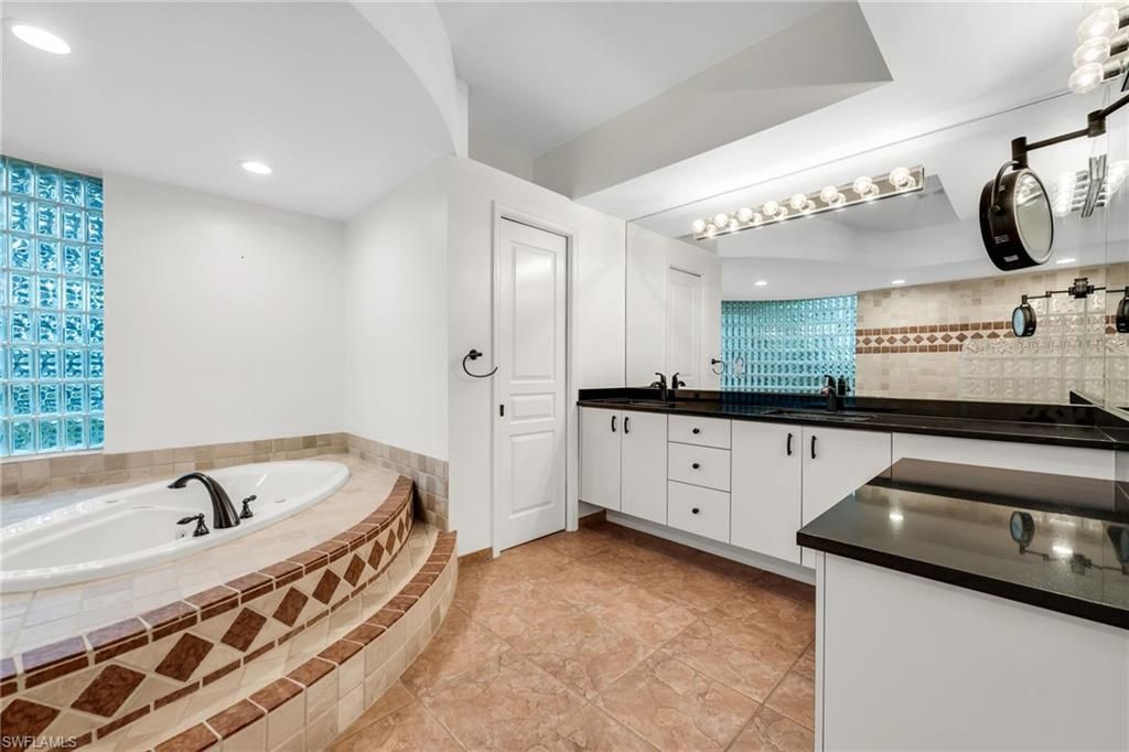9736 Wilshire Lakes Blvd, Naples, FL 34109 Photo