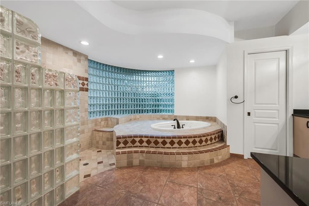 9736 Wilshire Lakes Blvd, Naples, FL 34109 Photo