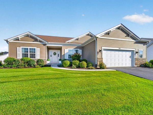 551 N Stone Ridge DRIVE, Lake Geneva, WI 53147