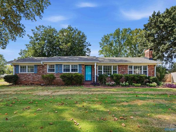 2009 NE Giles Drive NE, Huntsville, AL 35811